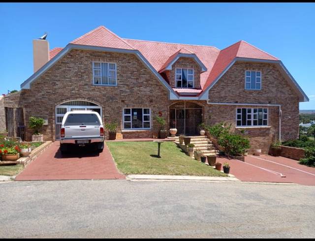 4 BEDROOM HOUSE FOR SALE IN ASTON BAY
